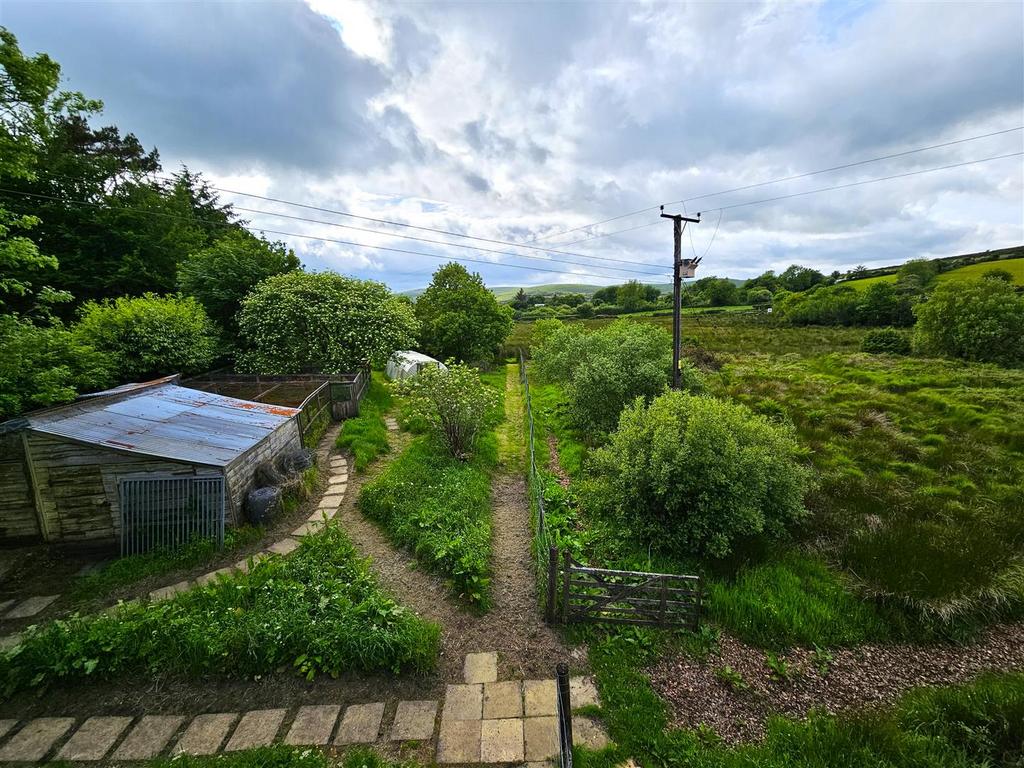 Sheds, garden, field.jpg