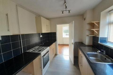 3 bedroom semi-detached house to rent, Kendrick Drive, Oadby, Leicester, LE2