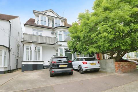 2 bedroom flat to rent, Palmerston Road, Westcliff-on-sea, SS0