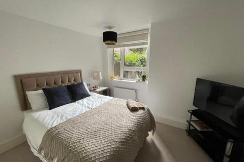 1 bedroom in a house share to rent, Heights Way, Leeds LS12