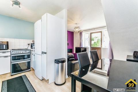 undefined, Gayler Close, Bletchingley, Surrey, RH1
