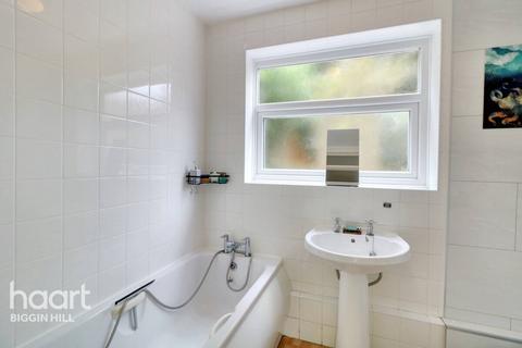 28 Valley View, Biggin Hill, Westerham, TN16 3QL
