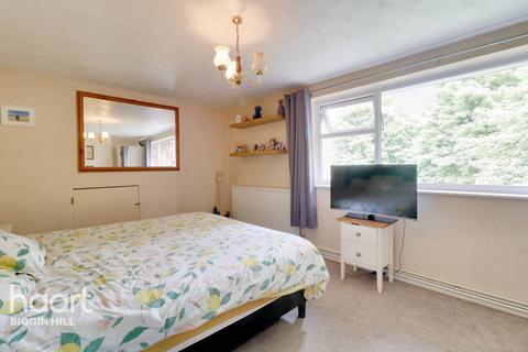 28 Valley View, Biggin Hill, Westerham, TN16 3QL
