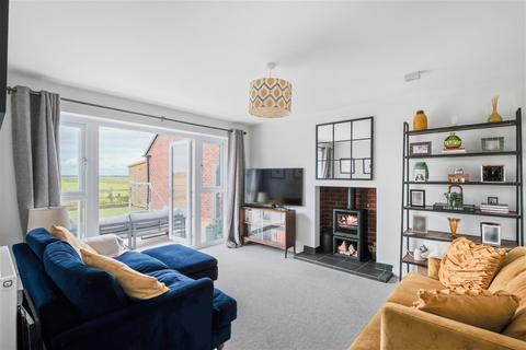25 Coates Drive, Pinvin, Pershore, WR10 2DH