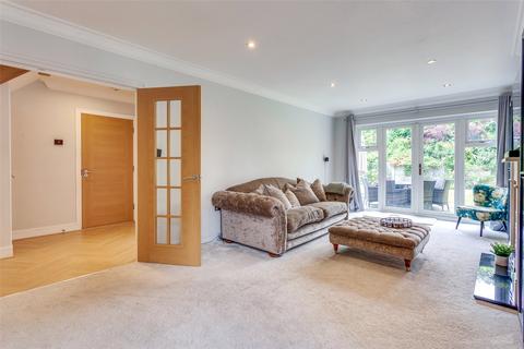 4 bedroom detached house for sale, Henderson Close, Reading RG5