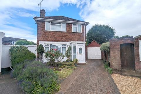 3 bedroom detached house for sale, Newhaven Crescent, Ashford, TW15