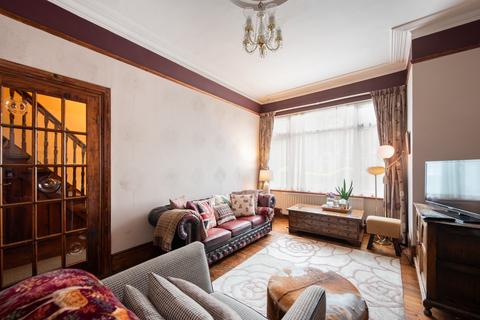 3 bedroom terraced house for sale, Twickenham Road, Leytonstone, London, E11 4BH