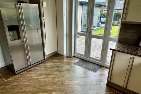76b Higher House Close, Chadderton, Oldham, OL9 8LW