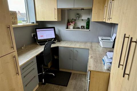 76b Higher House Close, Chadderton, Oldham, OL9 8LW