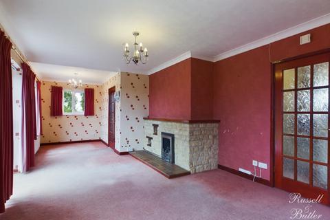 2 bedroom detached house for sale, Queen Catherine Road, Steeple Claydon