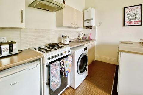 2 bedroom flat to rent, Vincent Avenue, Chorlton, Manchester, M21