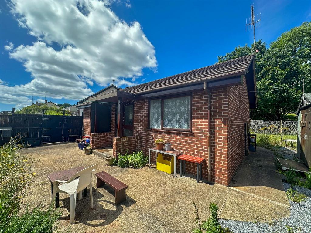 Queensway, Torquay, TQ2 6BZ 1 bed detached bungalow for sale £200,000