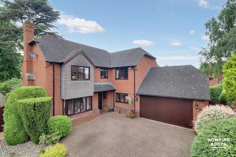 4 bedroom detached house for sale, Lansbury Close, Stafford ST17