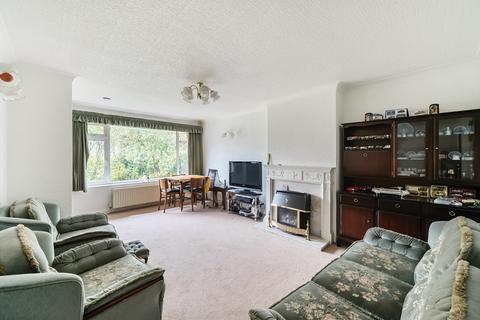 3 bedroom bungalow for sale, Brookhill Avenue, Leeds, West Yorkshire, LS17