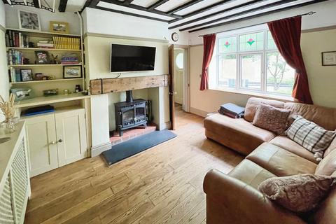 3 bedroom end of terrace house for sale, Well Lane, Mollington, Chester, CH1