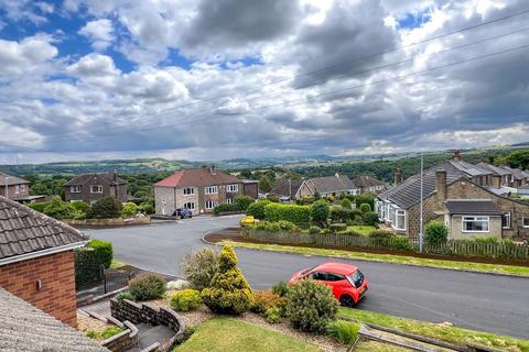 3 bedroom semi-detached bungalow for sale, Roslyn Avenue, Huddersfield HD4