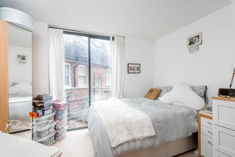 2 bedroom flat to rent, The Triangle, Shad Thames, SE1