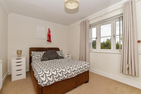2 bedroom terraced house for sale, Oak Close, Sittingbourne, Kent
