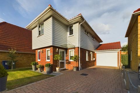 4 bedroom detached house for sale, Spire View, March PE15