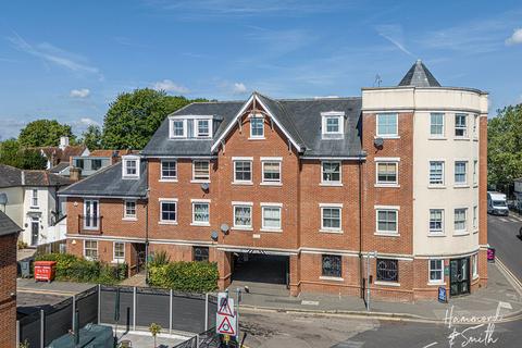 2 bedroom flat for sale, Hemnall Street, Epping CM16