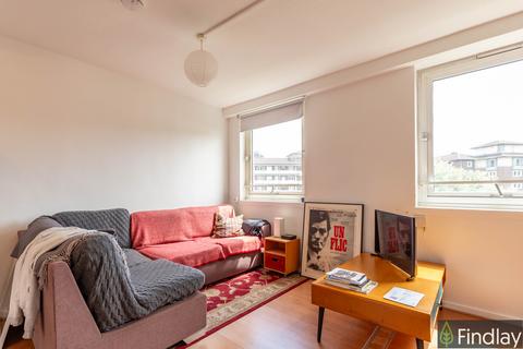 3 bedroom maisonette to rent, Roman Road, London E2