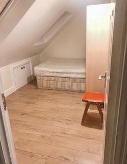 1 bedroom in a house share to rent, Monk Drive, London E16