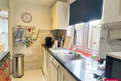 2 bedroom maisonette for sale, Connaught Road, Barnet, Hertfordshire, EN5