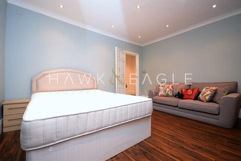 3 bedroom flat to rent, Ford Square, London, Greater London. E1