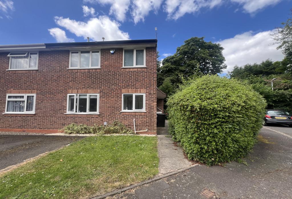 Oakhurst Drive, Bromsgrove... 2 bed semidetached house £875 pcm (£
