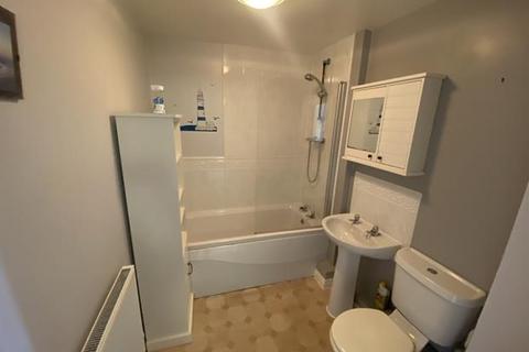 2 bedroom flat to rent, Liskeard, Cornwall PL14