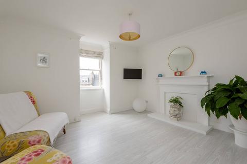 7/5 The Square, East Linton, EH40 3AD