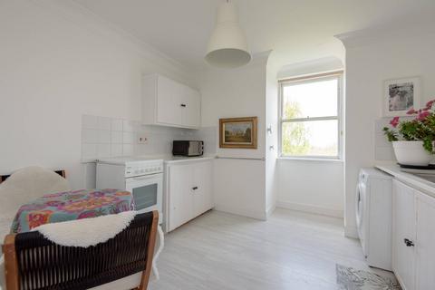 7/5 The Square, East Linton, EH40 3AD