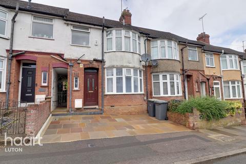 3 bedroom terraced house for sale, Strathmore Avenue, Luton