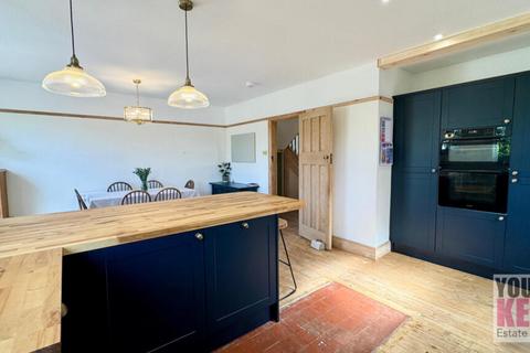 13 Wells Road, Folkestone, CT19 4PW