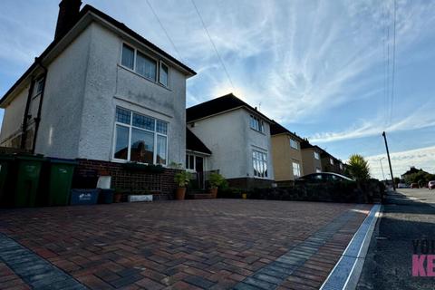 13 Wells Road, Folkestone, CT19 4PW