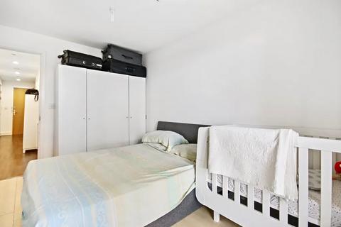 2 bedroom flat for sale, Vermilion building , Barking Road, London E16