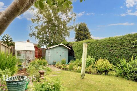 2 bedroom semi-detached bungalow for sale, Rounces Lane, Carlton Colville