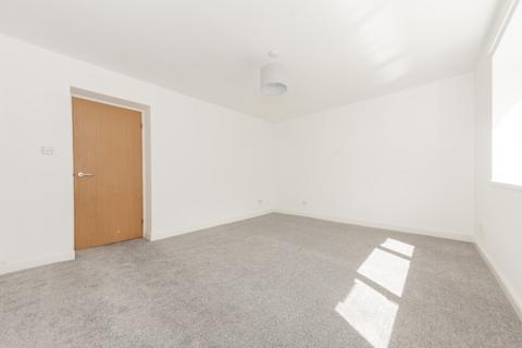 2 bedroom ground floor flat for sale, Wellstone Garth, Leeds