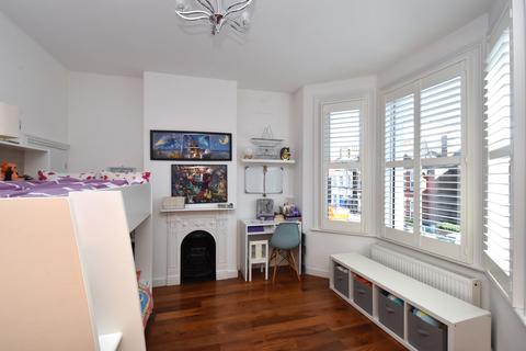 4 bedroom semi-detached house for sale, Bromley Gardens,  Bromley, BR2