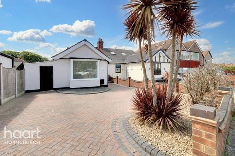 2 bedroom semi-detached bungalow for sale, Grey Towers Avenue, HORNCHURCH