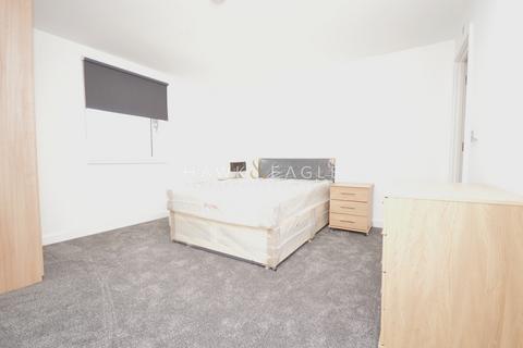 2 bedroom flat to rent, Western Gateway, London, Greater London. E16