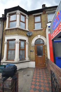 2 bedroom flat to rent, Ley Street, Ilford