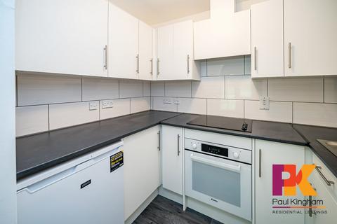 2 bedroom flat to rent, Alexandra Park, High Wycombe HP11
