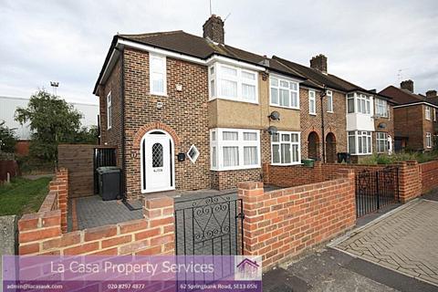 3 bedroom terraced house to rent, South Park Crescent,  London, SE6