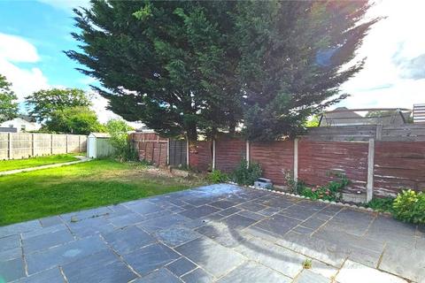 3 bedroom semi-detached house to rent, Dukes Close, Ashford, Surrey, TW15