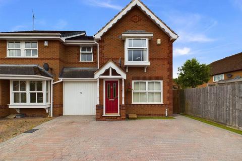 3 bedroom semi-detached house for sale, Purleigh Avenue, Worcester, Worcestershire, WR4
