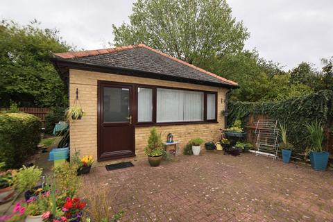 1 bedroom detached bungalow to rent, Selby Grove, Shenley Church End