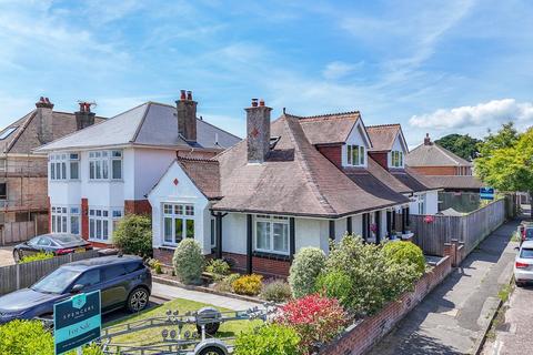 5 bedroom detached bungalow for sale, Gleadowe Avenue, Christchurch, BH23