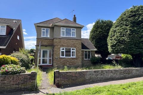 3 bedroom detached house for sale, King Georges Road, Brentwood CM15