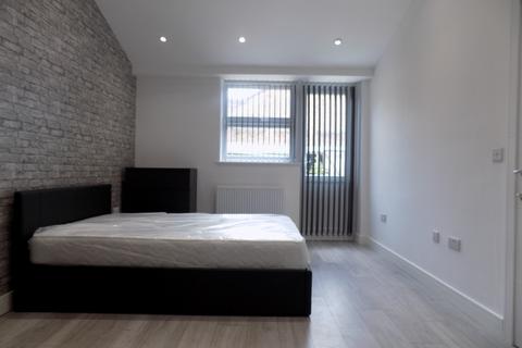 undefined, Old Bedford Road, Luton, Bedfordshire